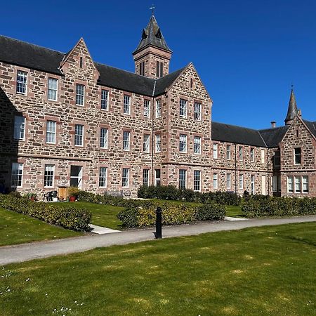 Inverness Great Glen Town House, 5 Minute Drive From Town Centre ภายนอก รูปภาพ