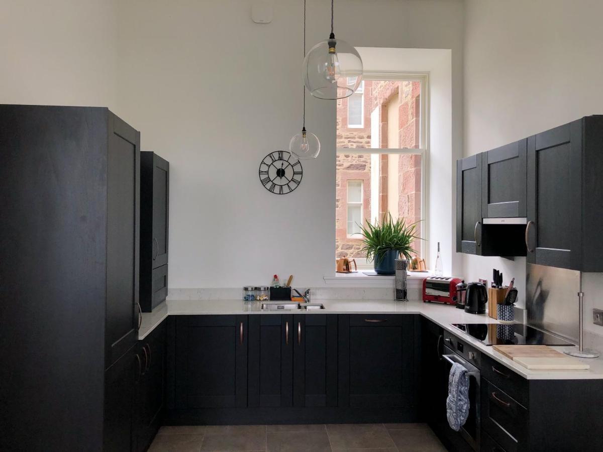 Inverness Great Glen Town House, 5 Minute Drive From Town Centre ภายนอก รูปภาพ