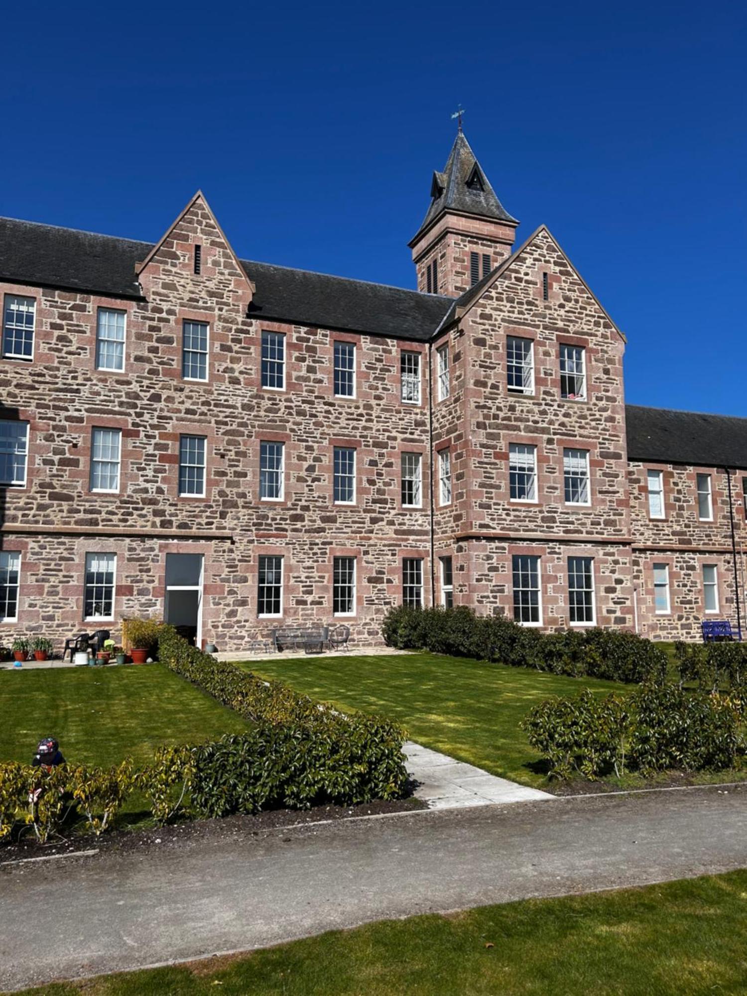 Inverness Great Glen Town House, 5 Minute Drive From Town Centre ภายนอก รูปภาพ