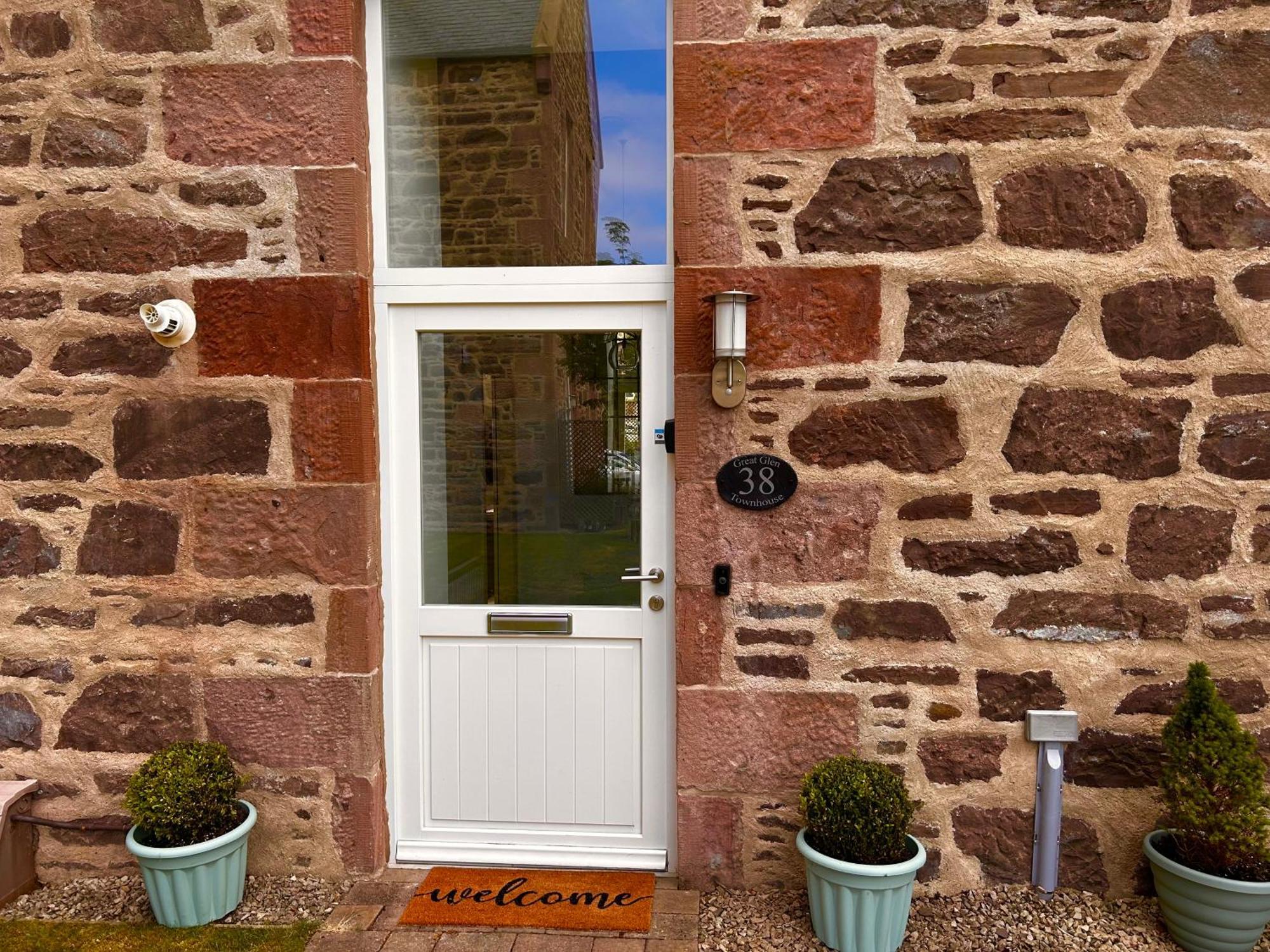 Inverness Great Glen Town House, 5 Minute Drive From Town Centre ภายนอก รูปภาพ