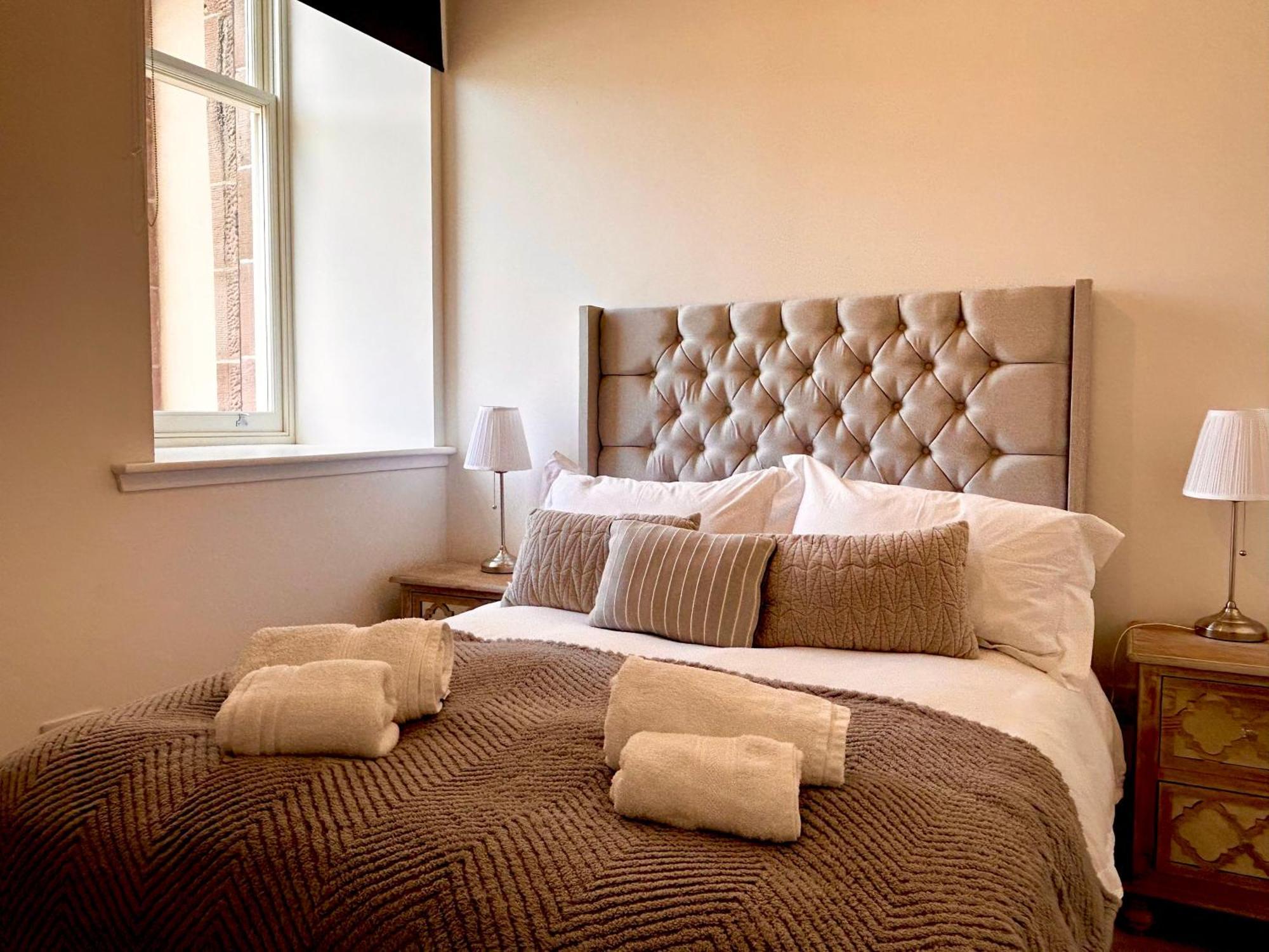 Inverness Great Glen Town House, 5 Minute Drive From Town Centre ภายนอก รูปภาพ