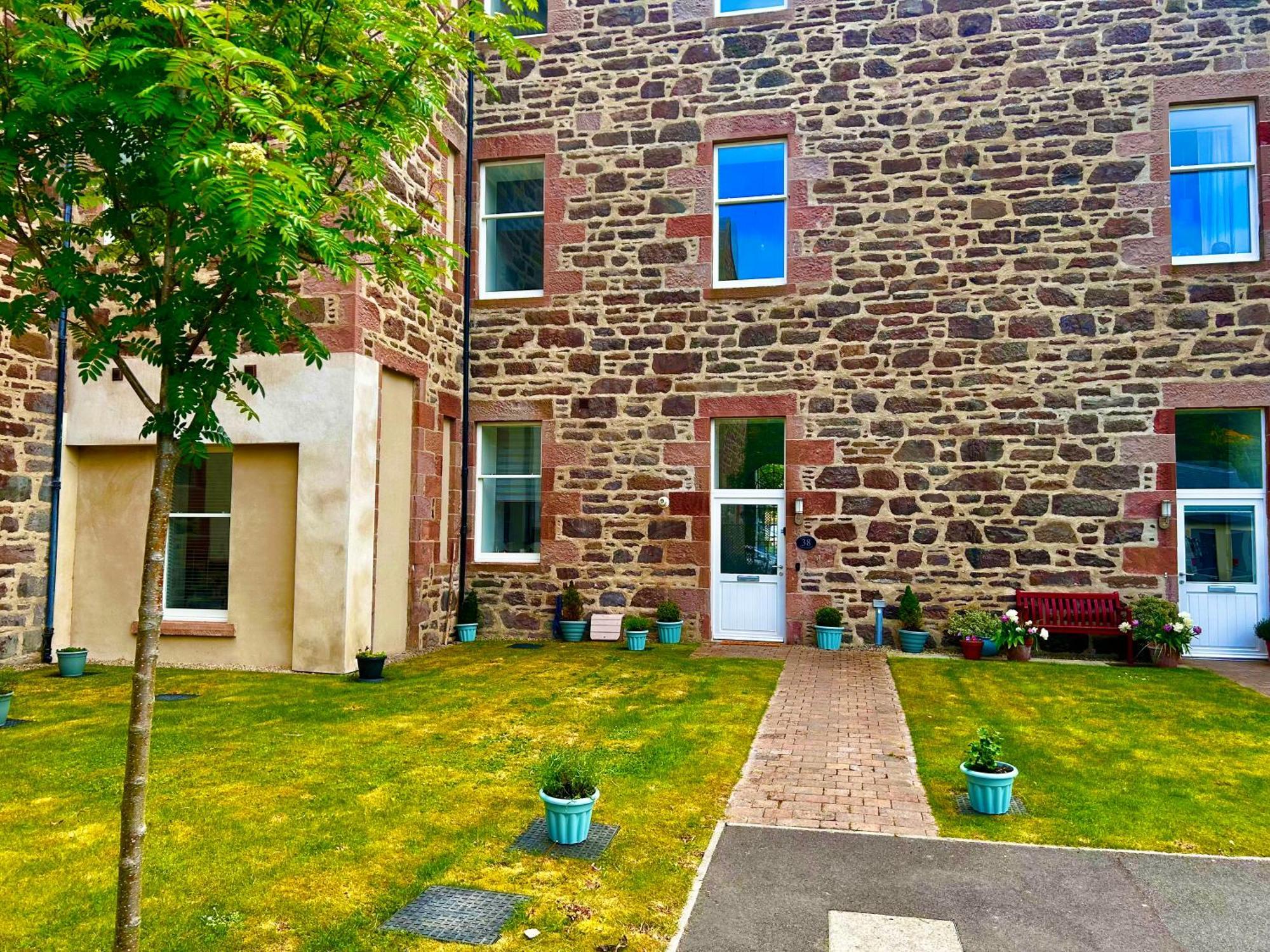 Inverness Great Glen Town House, 5 Minute Drive From Town Centre ภายนอก รูปภาพ